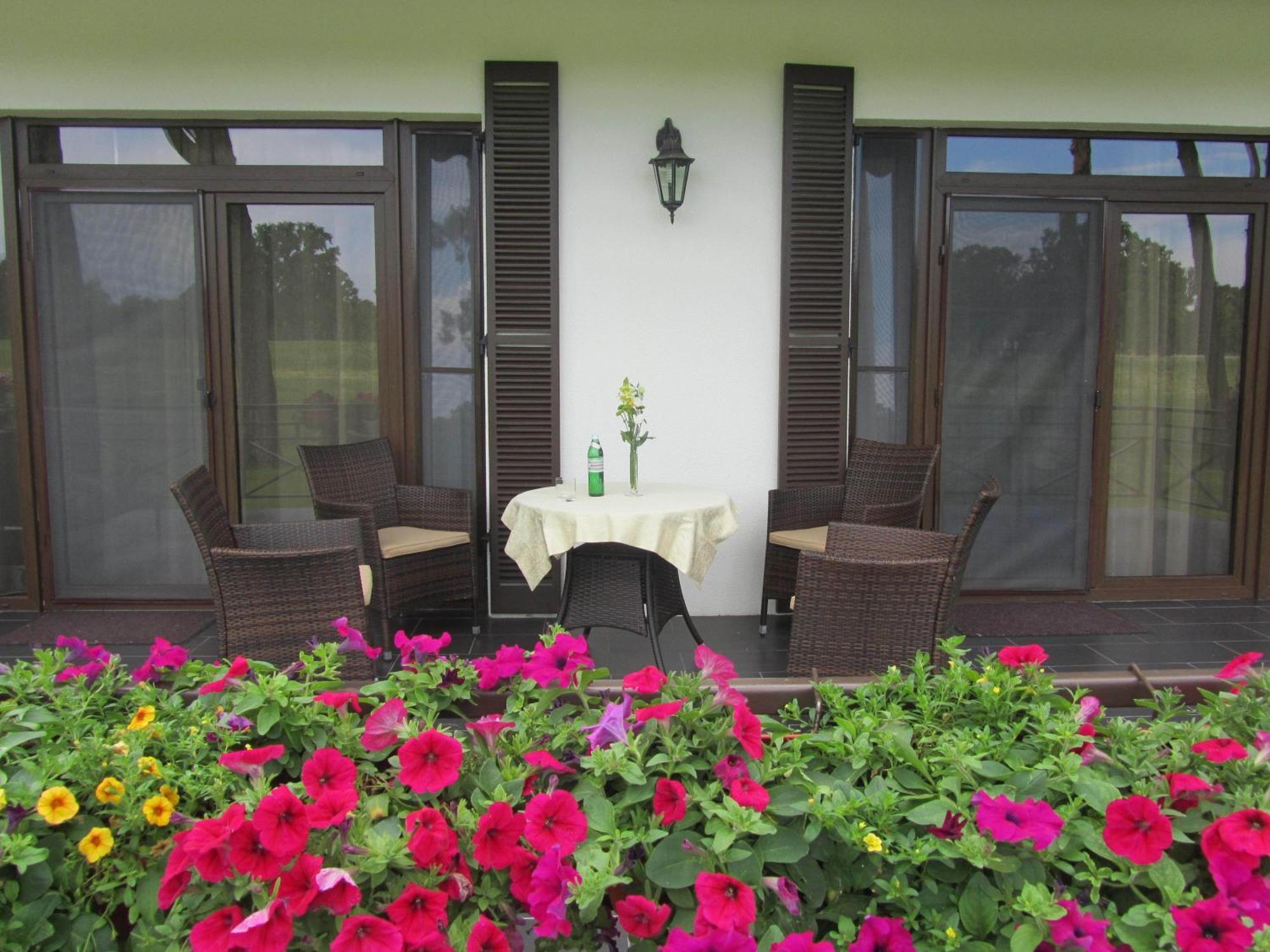 Park-Hotel Kidev Chubynske ภายนอก รูปภาพ